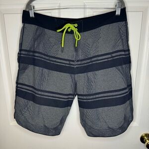 Oakley Tailored Fit Gray and Black Board Shorts with Neon Accents Size 34 GUC